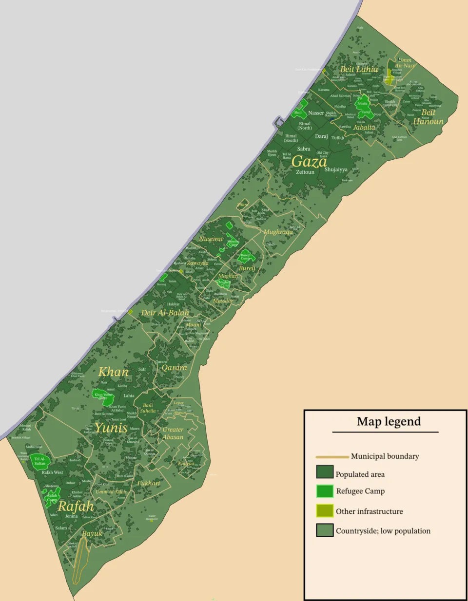 Mapa de la franja de Gaza el 2023, una llenca de terra estreta i allargada entre el mar, a l'esquerra, i el desert, a la dreta: les zones poblades en verd fosc (Gaza al nord, Deir al-Balah al centre, Khan Yunis i Rafah al sud), vuit camps de refugiats en verd clar (Jabalia, Shati, Nuseirat, Bureij, Maghazi, Deir al-Balah, Khan Yunis, Rafah), els límits municipals en línia ocre i una llegenda a baix a la dreta.