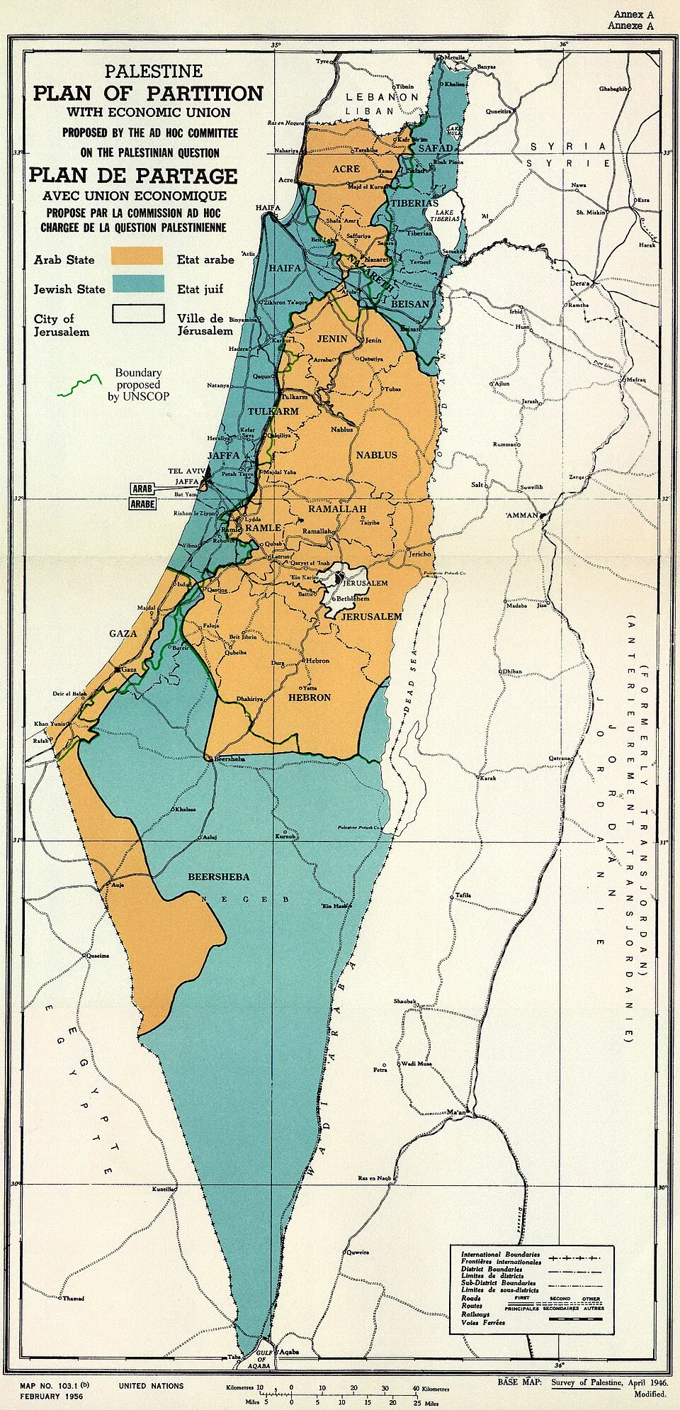 Mapa oficial de les Nacions Unides, en anglès i francès, del pla de partició de Palestina del 1947: l'Estat jueu en blau (la costa de Haifa a Tel Aviv, la Galilea oriental i tot el Nègueb fins a Aqaba), l'Estat àrab en taronja (la Galilea occidental, el centre muntanyós de Nablus a Hebron i la costa de Gaza), Jerusalem en blanc com a ciutat internacional, i una línia verda amb la proposta anterior de la comissió UNSCOP.